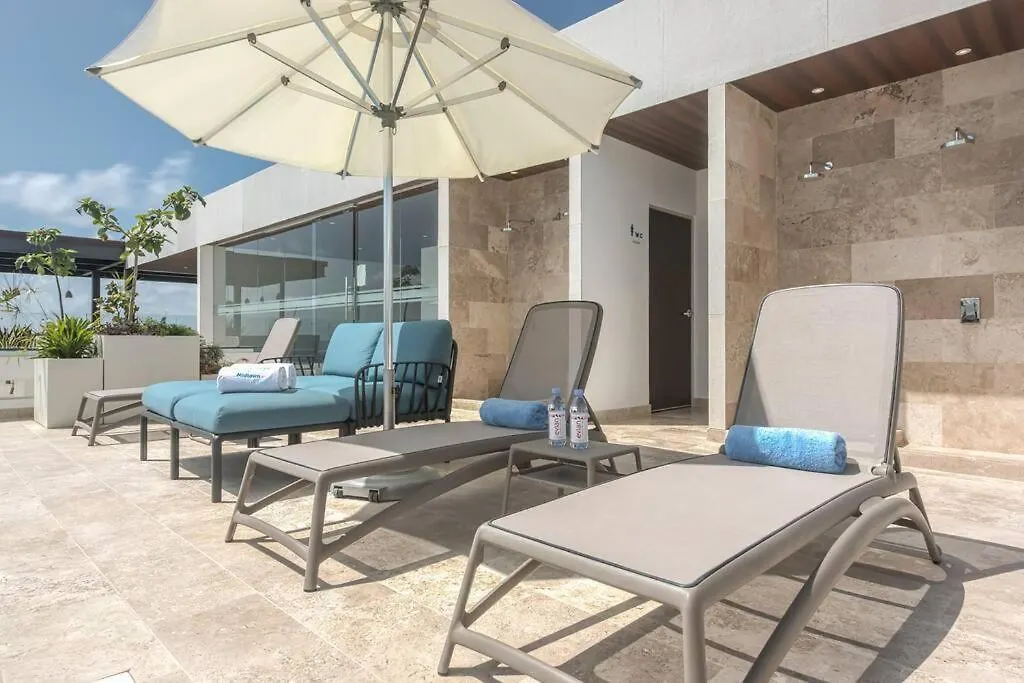 Ipana Condo, Rooftop Pools, Gym, Walk To Beach Playa del Carmen Apartment