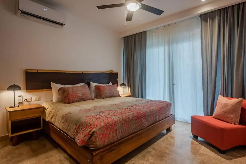 Ipana Condo, Rooftop Pools, Gym, Walk To Beach Playa del Carmen Mexico