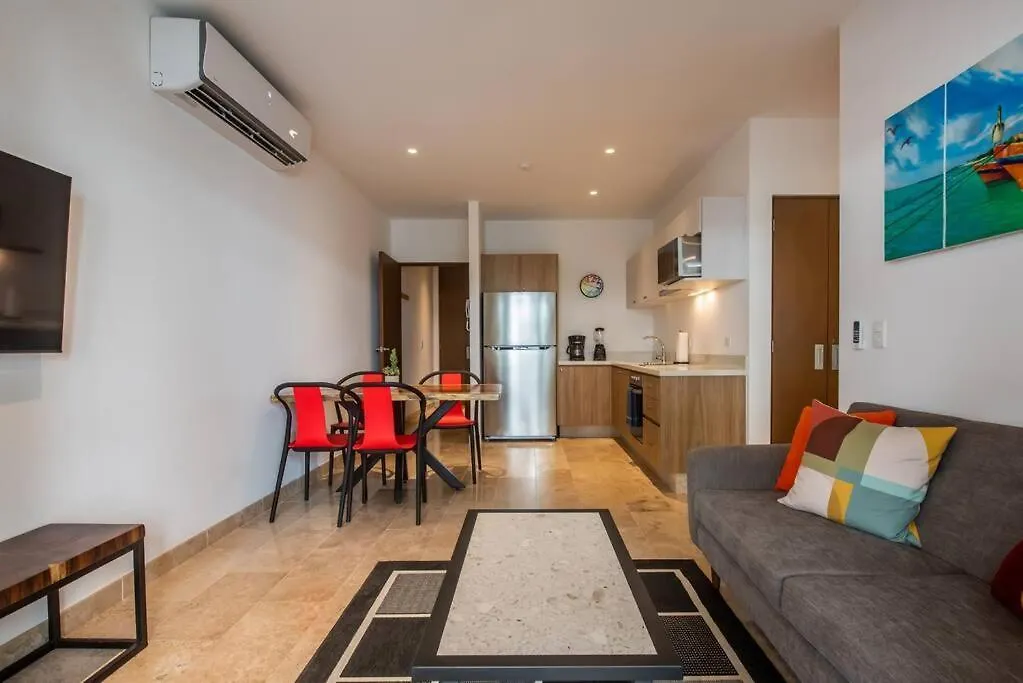 Ipana Condo, Rooftop Pools, Gym, Walk To Beach Playa del Carmen Apartment
