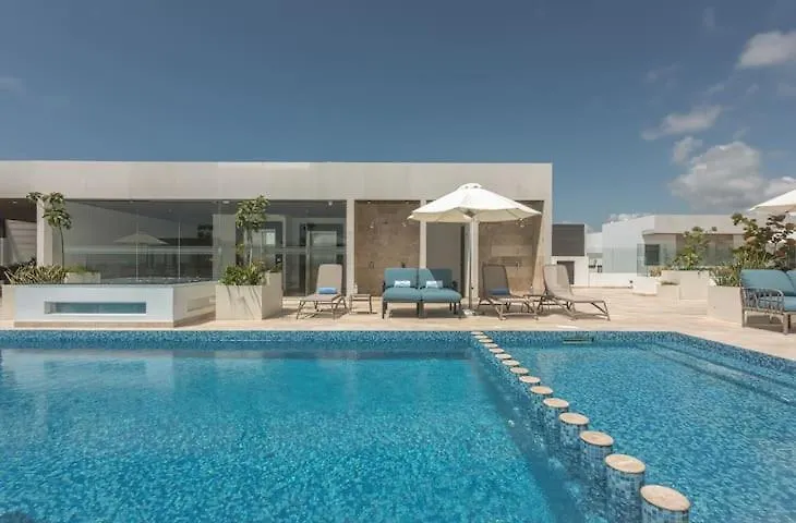 Apartment Ipana Condo, Rooftop Pools, Gym, Walk To Beach Playa del Carmen