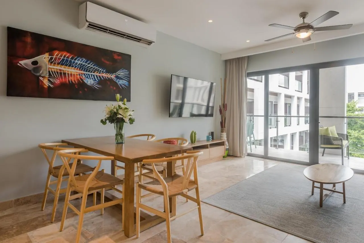 Ipana Condo, Rooftop Pools, Gym, Walk To Beach Playa del Carmen Apartment