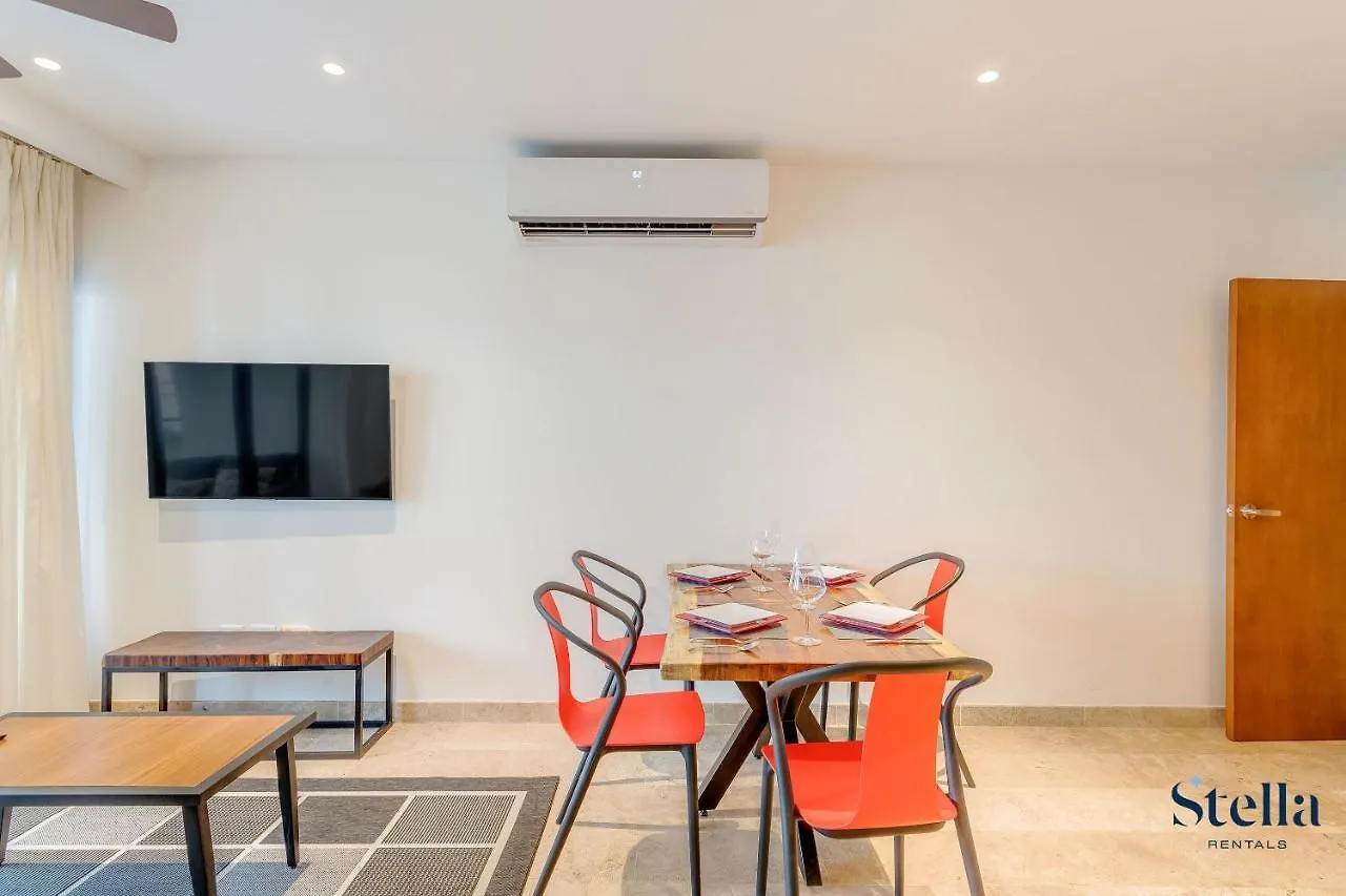 Ipana Condo, Rooftop Pools, Gym, Walk To Beach Playa del Carmen Mexico