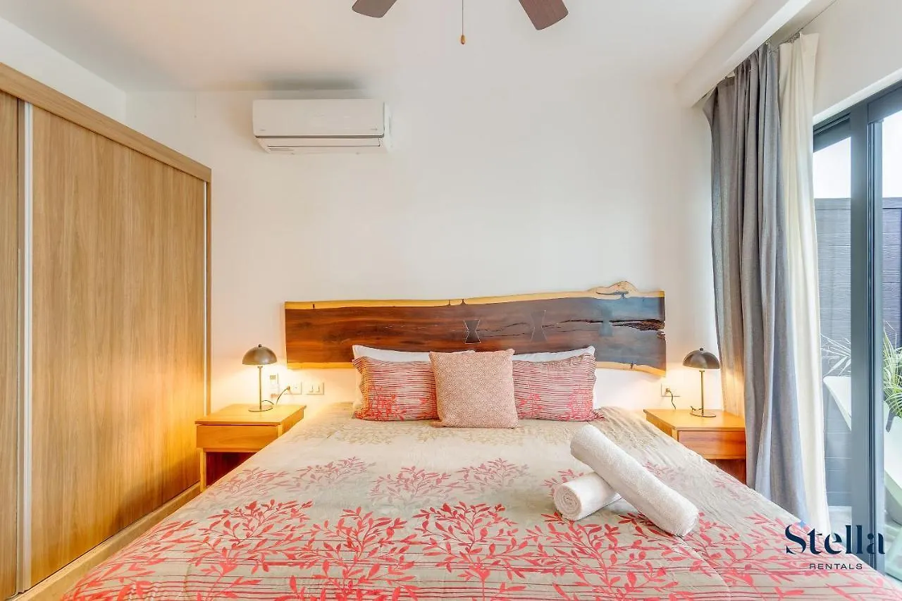 Ipana Condo, Rooftop Pools, Gym, Walk To Beach Playa del Carmen