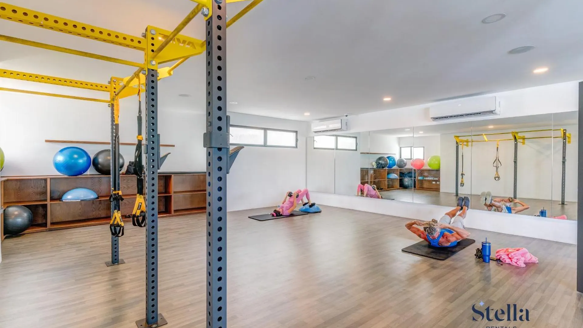 Ipana Condo, Rooftop Pools, Gym, Walk To Beach Playa del Carmen Apartment