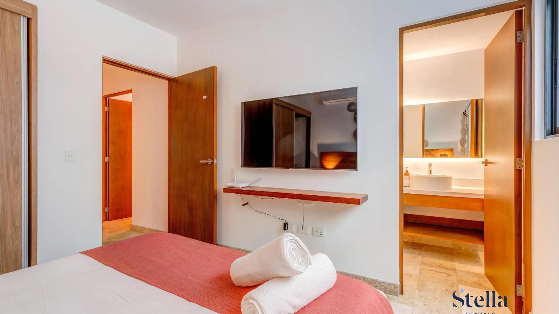 Apartment Ipana Condo, Rooftop Pools, Gym, Walk To Beach Playa del Carmen Mexico