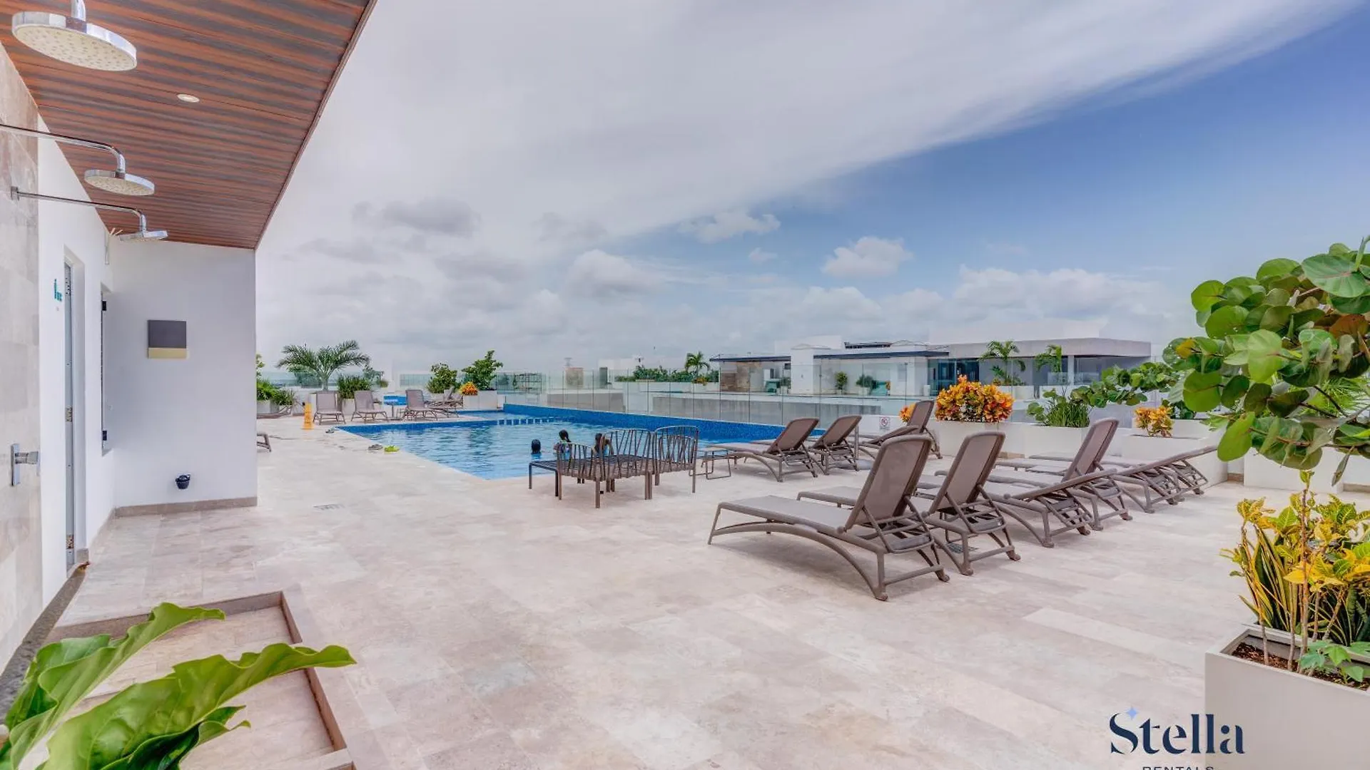 Ipana Condo, Rooftop Pools, Gym, Walk To Beach Playa del Carmen