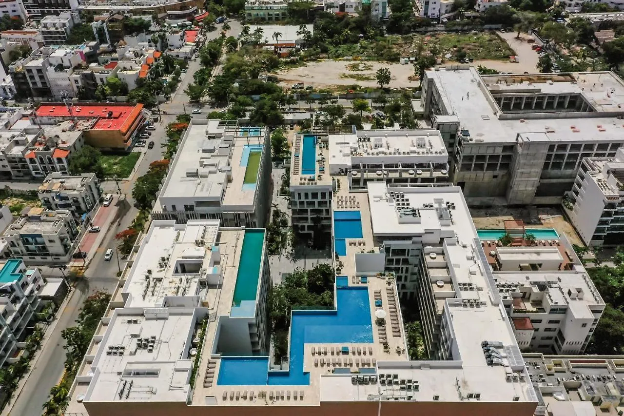 Ipana Condo, Rooftop Pools, Gym, Walk To Beach Playa del Carmen