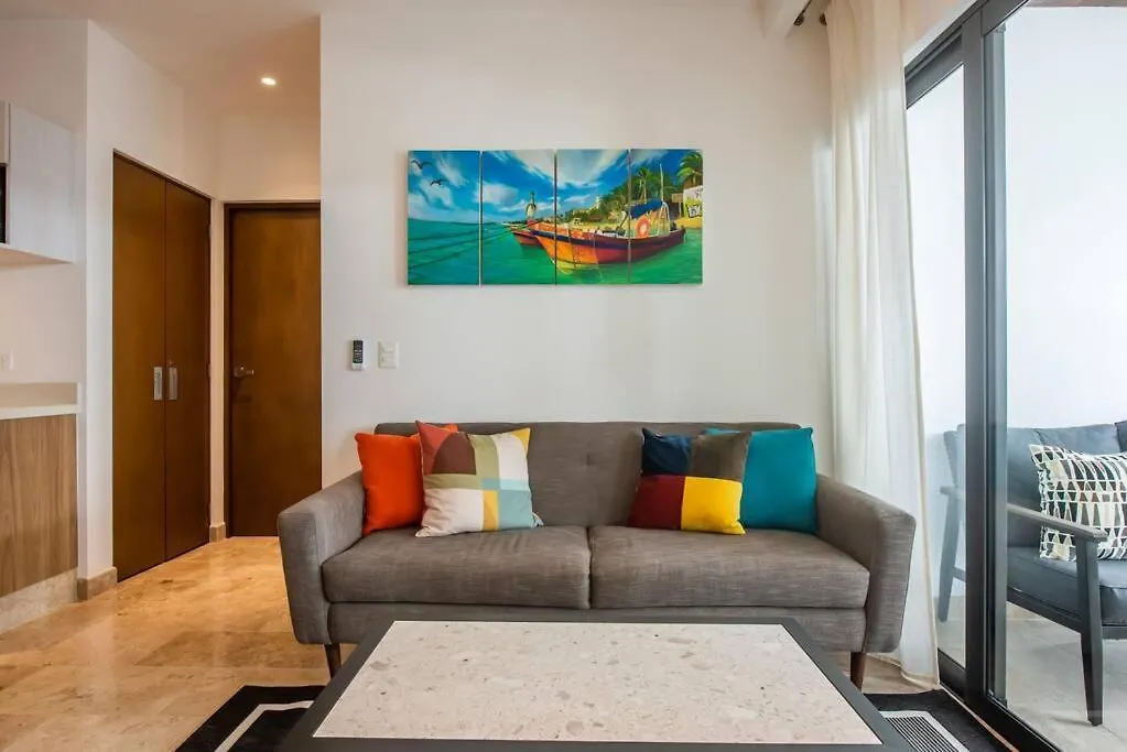 Apartment Ipana Condo, Rooftop Pools, Gym, Walk To Beach Playa del Carmen