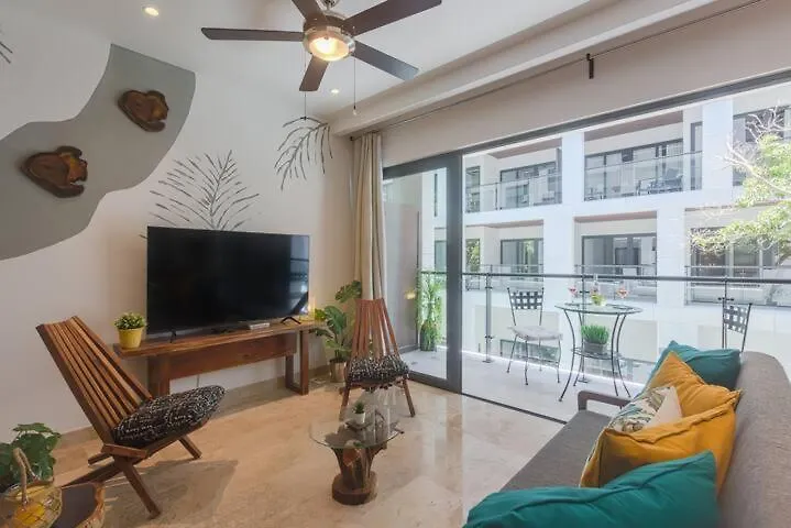 Ipana Condo, Rooftop Pools, Gym, Walk To Beach Playa del Carmen