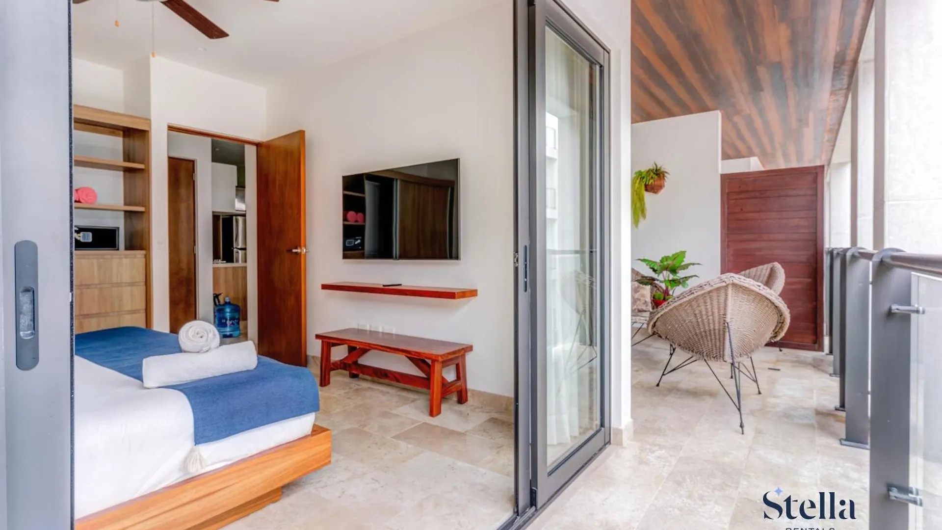Ipana Condo, Rooftop Pools, Gym, Walk To Beach Playa del Carmen Apartment